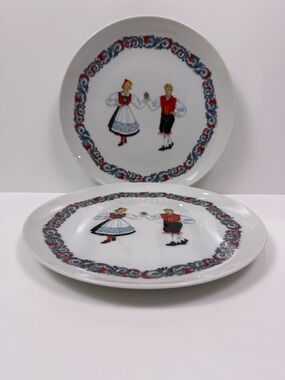 Vintage Bergquist Hardanger Dancers Salad Plates Figgjo Norway Folk Art Set of 2